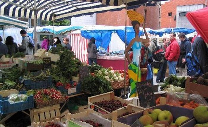 At weekends, the square plays host to Dublin's farmer market.