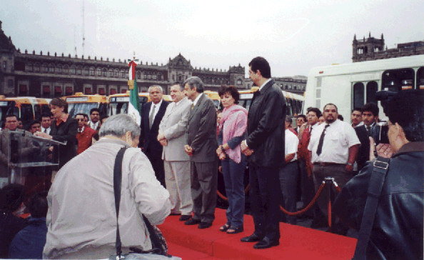 Mexico City officials inaugurated service in 2001 with 50 new buses equipped with lifts and other access features.<br>Photo courtesy of Marìa Eugenia Antunez.