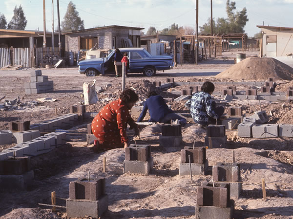 Inside the Tapia’s home that they built with the help of students, 1976.