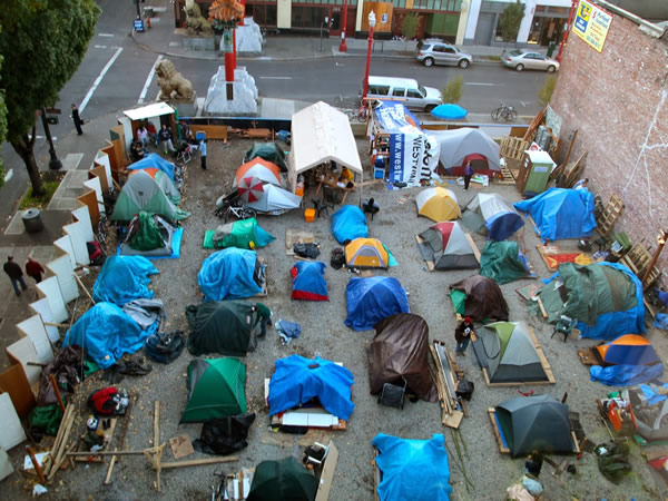 A homeless camp in Portland, Oregon, USA. Photo by Christopher Herring.